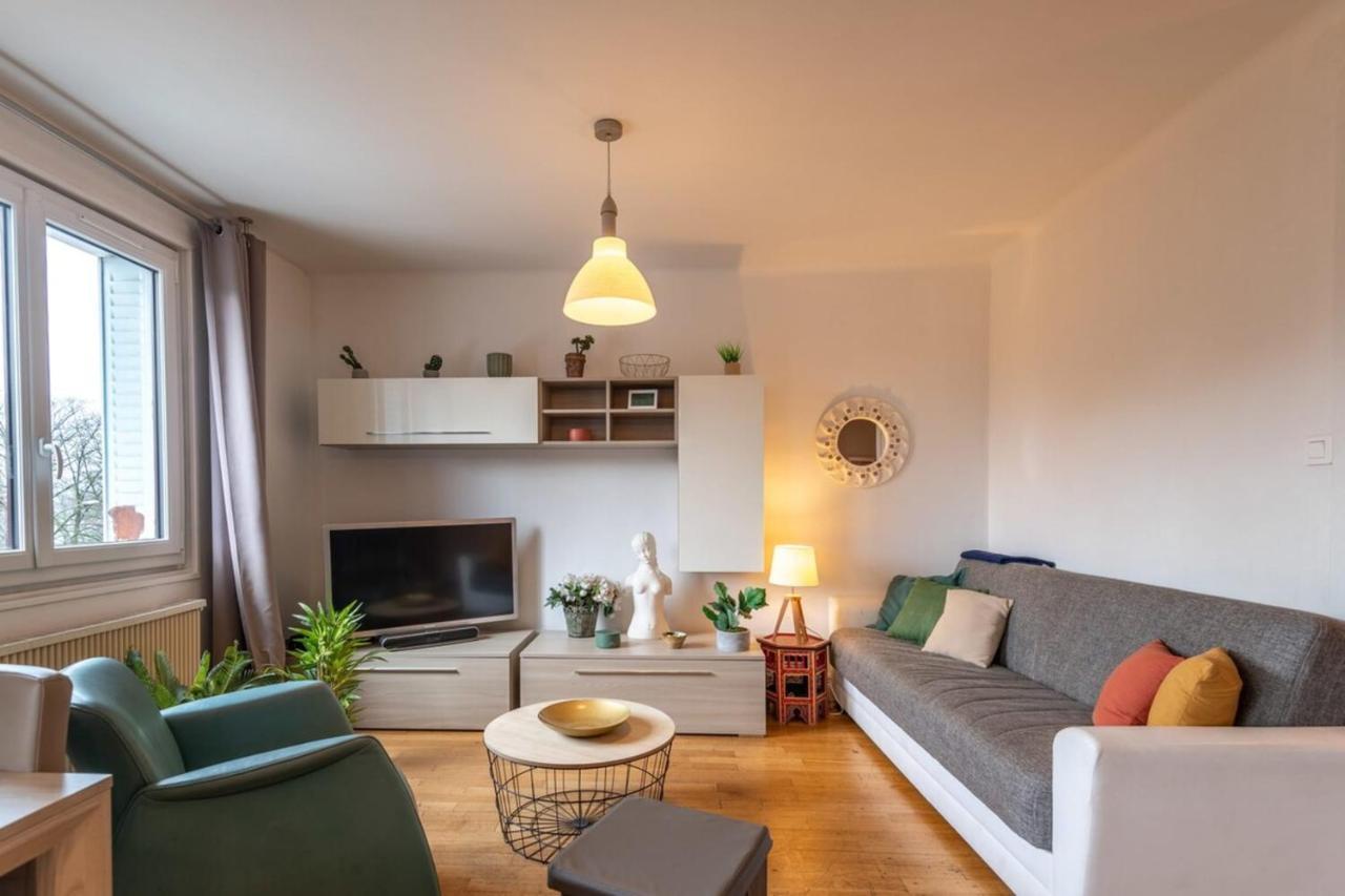 Апартаменты Petit Port Furnished Flat Анси Экстерьер фото