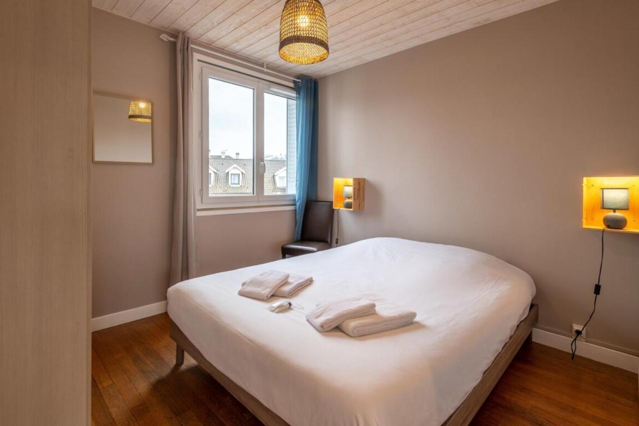 Апартаменты Petit Port Furnished Flat Анси Экстерьер фото