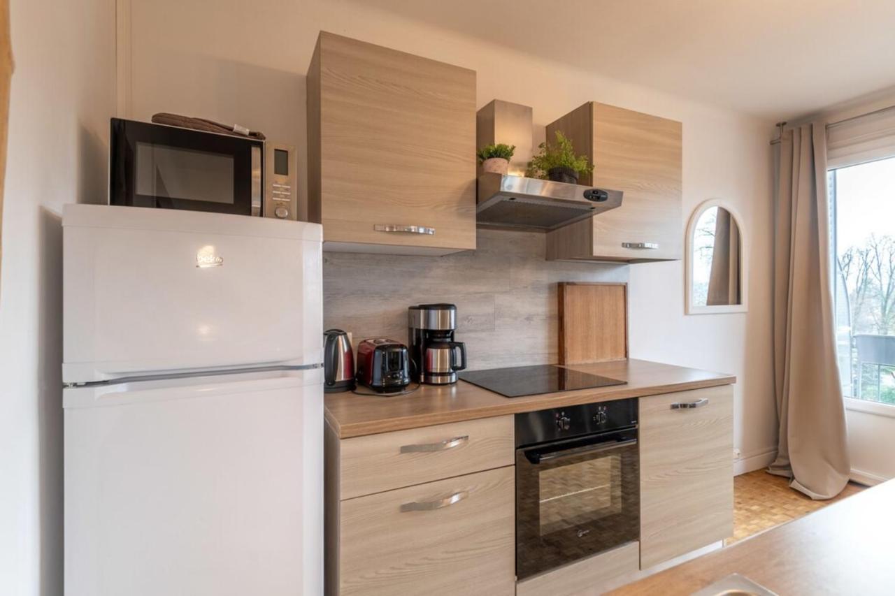 Апартаменты Petit Port Furnished Flat Анси Экстерьер фото